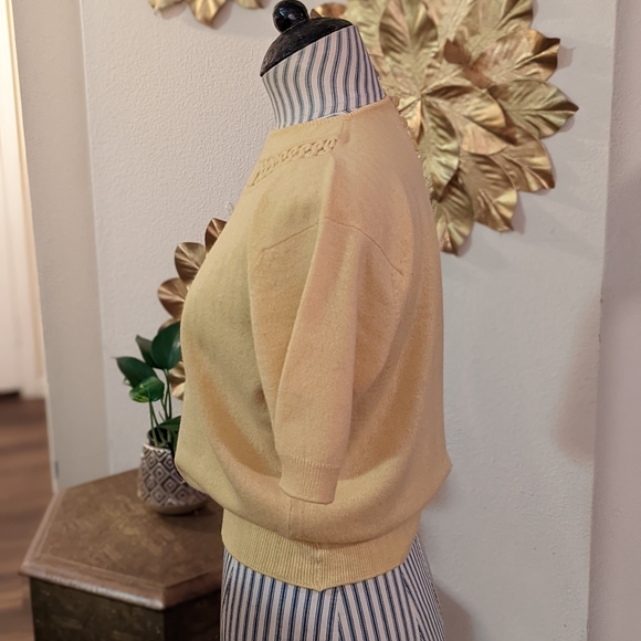 Vintage Cashmere Buttery Soft Scottish Gold Yellow Sweater - Picture 4 of 11